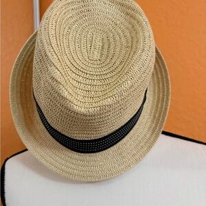 Elegant Beige Fedora with Black Band